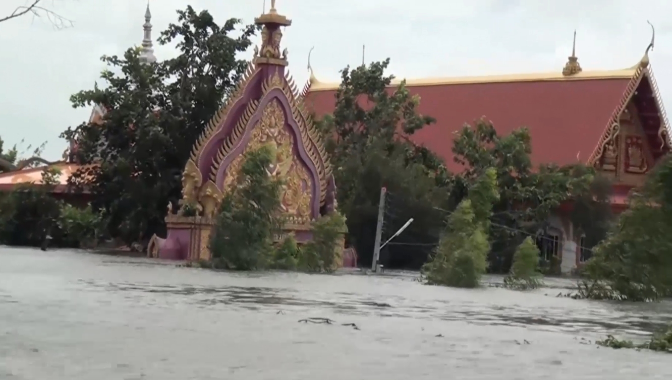 อุบลฯน้ำท่วม สูงถึงบ้านชั้น 2 จมบาดาล 19 อำเภอ อพยพกว่า 2 หมื่นราย อุบลฯน้ำท่วม สูงถึงบ้านชั้น 2 จมบาดาล 19 อำเภอ อพยพกว่า 2 หมื่นราย