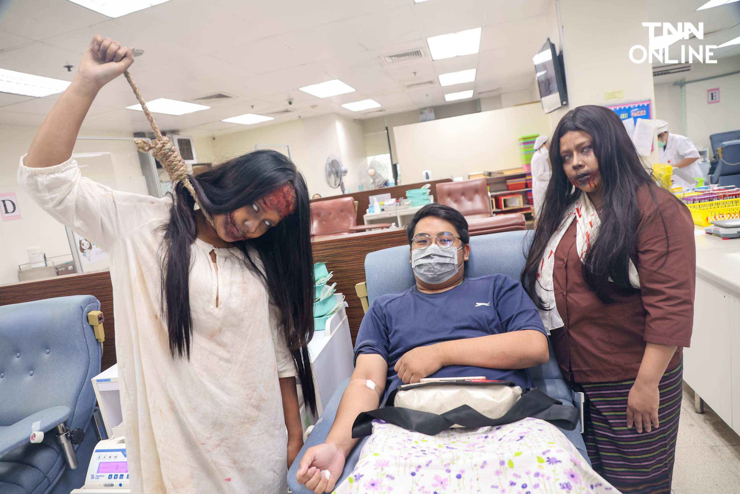 หนีผีมาให้เลือด สีสันบริจาคเลือดรับเทศกาลฮาโลวีน หนีผีมาให้เลือด สีสันบริจาคเลือดรับเทศกาลฮาโลวีน