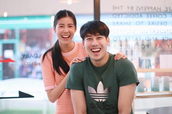 เอสเธอร์ แบกต่อไม่ไหว!! ขอประกาศปิดร้านคาเฟ่ไม่มีกำหนด เอสเธอร์ แบกต่อไม่ไหว!! ขอประกาศปิดร้านคาเฟ่ไม่มีกำหนด