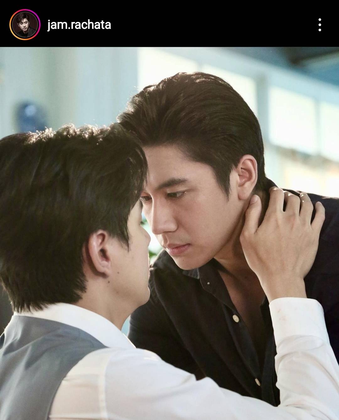 “ฟิล์ม-แจม”  ทำแฟนจีนจิ้นหนัก  ขึ้นบิลบอร์ดคู่กลางกรุงเทพ 