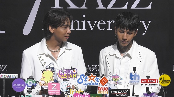 ร่างกายยังไม่เต็มร้อย “Paper Planes” เพิ่งหายไข้หวัดใหญ่สายพันธุ์ B    (มีคลิป)