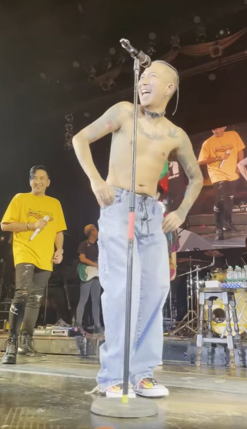 แจ๊ส ชวนชื่น โชว์คอนเสิร์ต ทำคนดูโฟกัสผิดจุด เพราะสิ่งนี้?? 