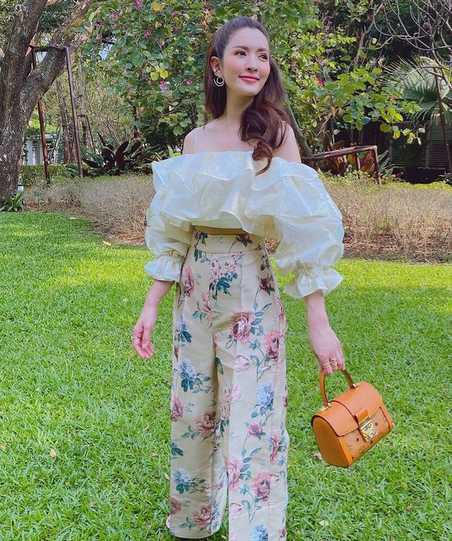 แอฟ ทักษอร งานเข้าชาวเน็ตวิจารณ์ ไม่เหมาะรายการ 3 แซ่บ 