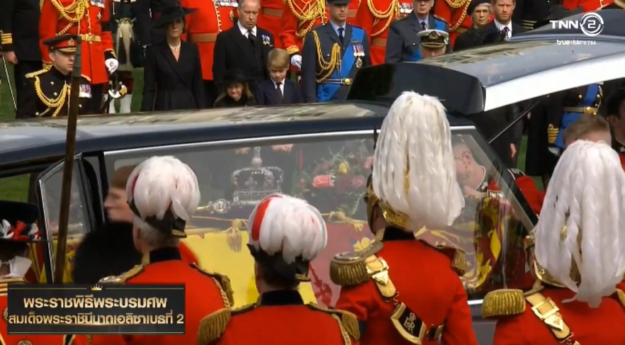 อัญเชิญหีบพระบรมศพ ควีนเอลิซาเบธที่ 2 มุ่งสู่พระราชวังวินด์เซอร์ อัญเชิญหีบพระบรมศพ ควีนเอลิซาเบธที่ 2 มุ่งสู่พระราชวังวินด์เซอร์