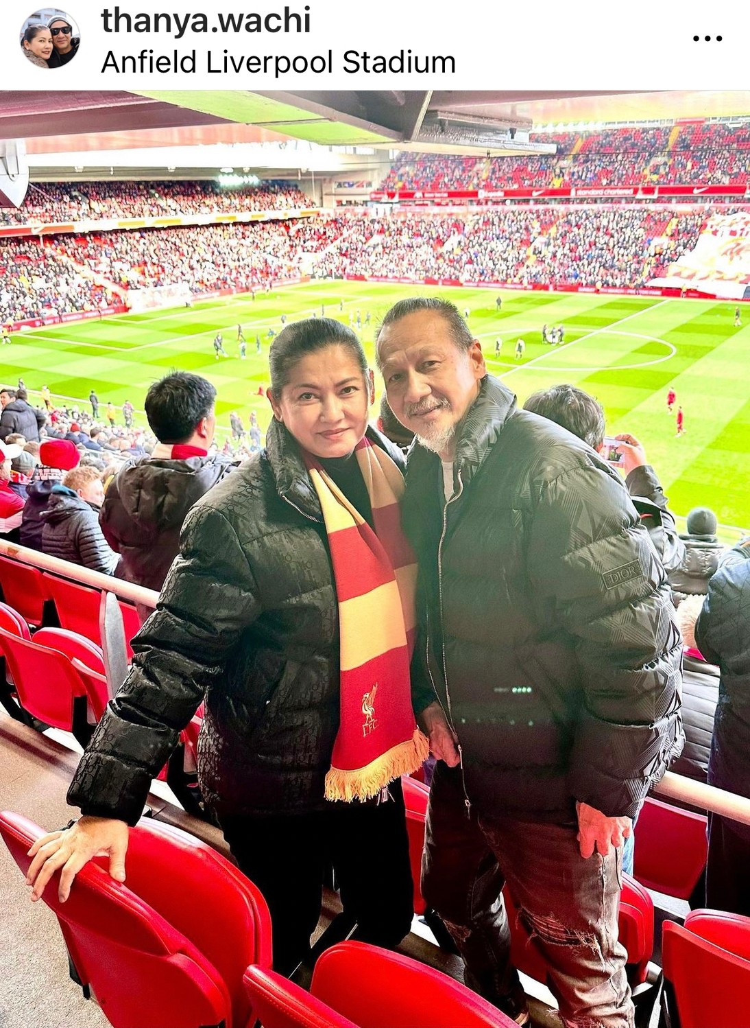 อ๊อฟ พงษ์พัฒน์ นั่งเครื่องส่วนตัว เชียร์ศึกแดงเดือดติดขอบสนาม อ๊อฟ พงษ์พัฒน์ นั่งเครื่องส่วนตัว เชียร์ศึกแดงเดือดติดขอบสนาม