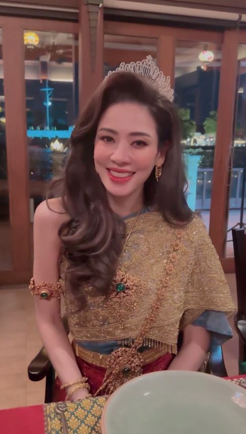 เอ๋ พรทิพย์ ปาร์ตี้วันเกิดในธีมชุดไทย เพื่อนแก๊งนางร้าย จัดใหญ่จัดเต็ม! 