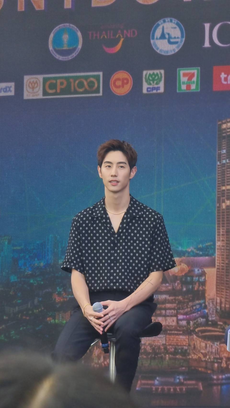 มาร์ค ต้วน ทำแฟนคลับสุดฟิน ส่งวิ้งค์ให้กับทุกคน มาร์ค ต้วน ทำแฟนคลับสุดฟิน ส่งวิ้งค์ให้กับทุกคน