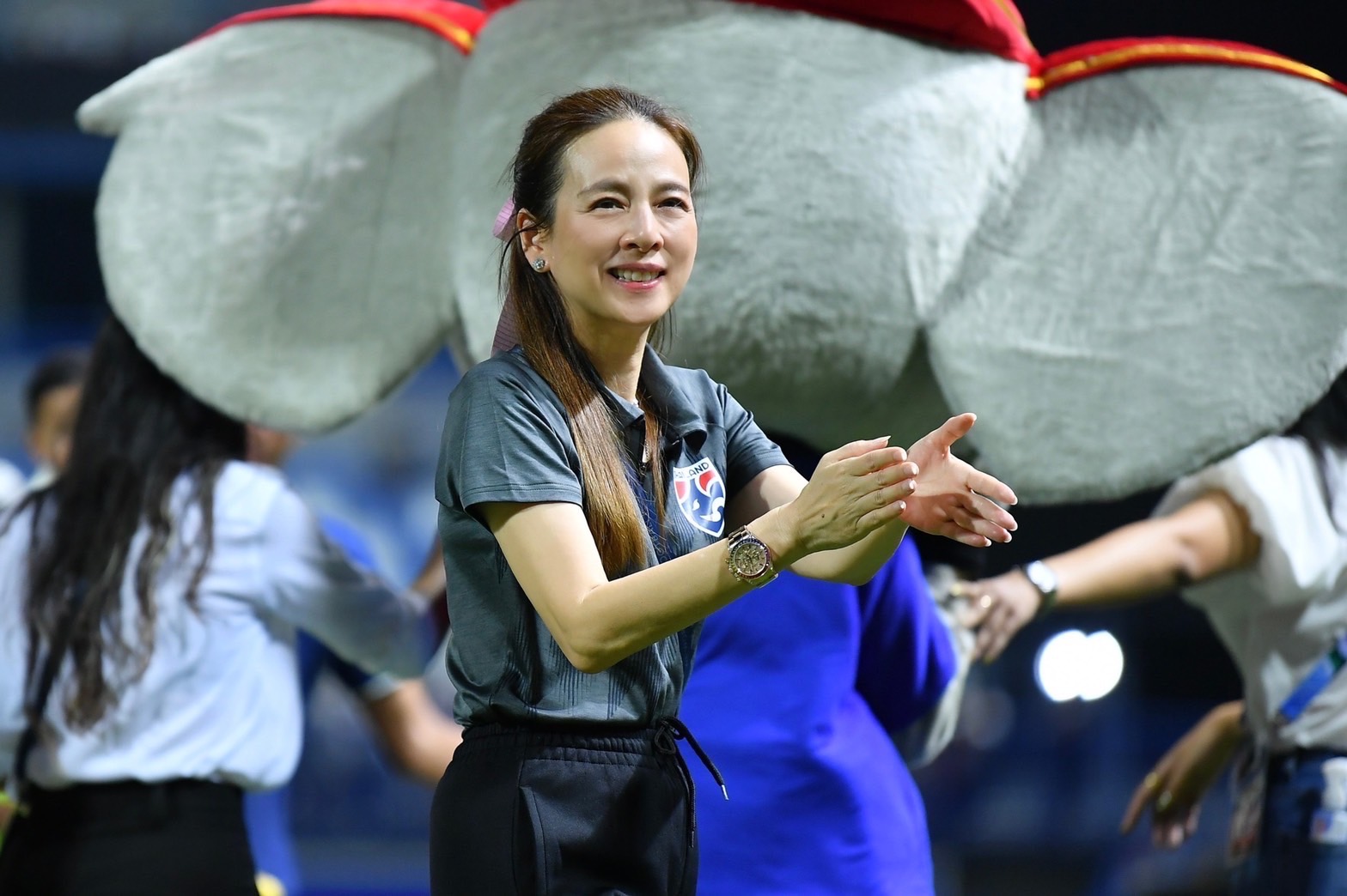 'มาดามแป้ง & โค้ชโย่ง' เปิดใจก่อนนำทีมชาติไทยU23ดวลเวียดนามศึกเอเชีย 'มาดามแป้ง & โค้ชโย่ง' เปิดใจก่อนนำทีมชาติไทยU23ดวลเวียดนามศึกเอเชีย