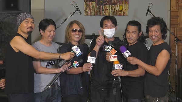 วงร็อคระดับตำนาน “ไมโคร” พร้อมระเบิดความมันส์อีกครั้งในรอบ 13 ปี    (มีคลิป)