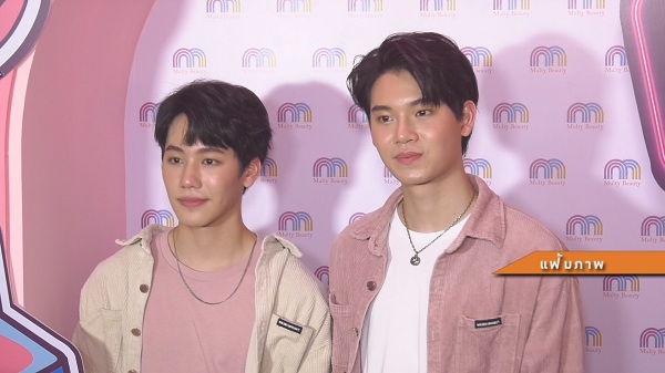 แฟนๆ ร่วมยินดีบัณฑิตป้ายแดงเกียรตินิยมอันดับหนึ่ง “หยิ่น อานันท์” (มีคลิป) แฟนๆ ร่วมยินดีบัณฑิตป้ายแดงเกียรตินิยมอันดับหนึ่ง “หยิ่น อานันท์” (มีคลิป)