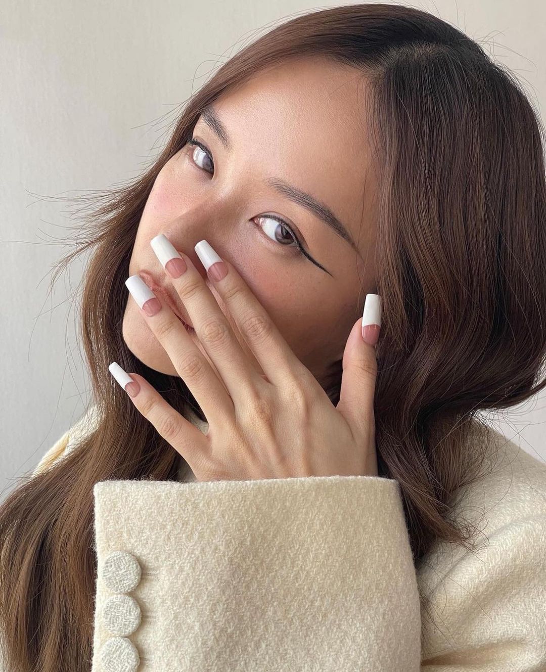 “มิว ศุภศิษฏ์” อาหารเป็นพิษ  ทางด้าน “เต้ย จรินทร์พร” ให้น้ำเกลือที่โรงพยาบาล (มีคลิป)