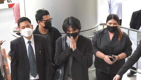 ไม่รู้เรื่องอดีตแฟนท้อง “บิว จักรพันธ์” ยืนยันไม่ได้ทำร้ายร่างกาย (มีคลิป) ไม่รู้เรื่องอดีตแฟนท้อง “บิว จักรพันธ์” ยืนยันไม่ได้ทำร้ายร่างกาย (มีคลิป)