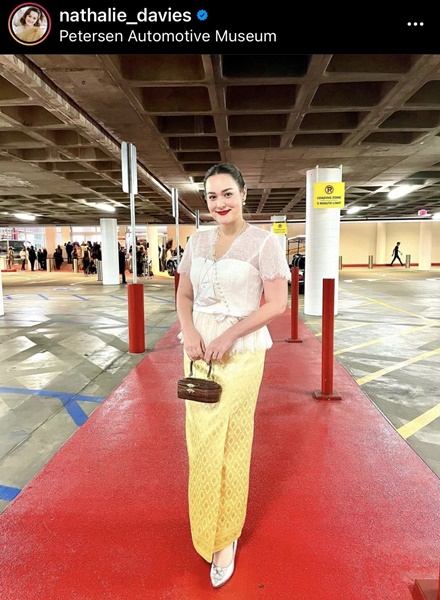 นาตาลี เดวิส ใส่ชุดผ้าไทยออกงาน LA Fashion week นาตาลี เดวิส ใส่ชุดผ้าไทยออกงาน LA Fashion week