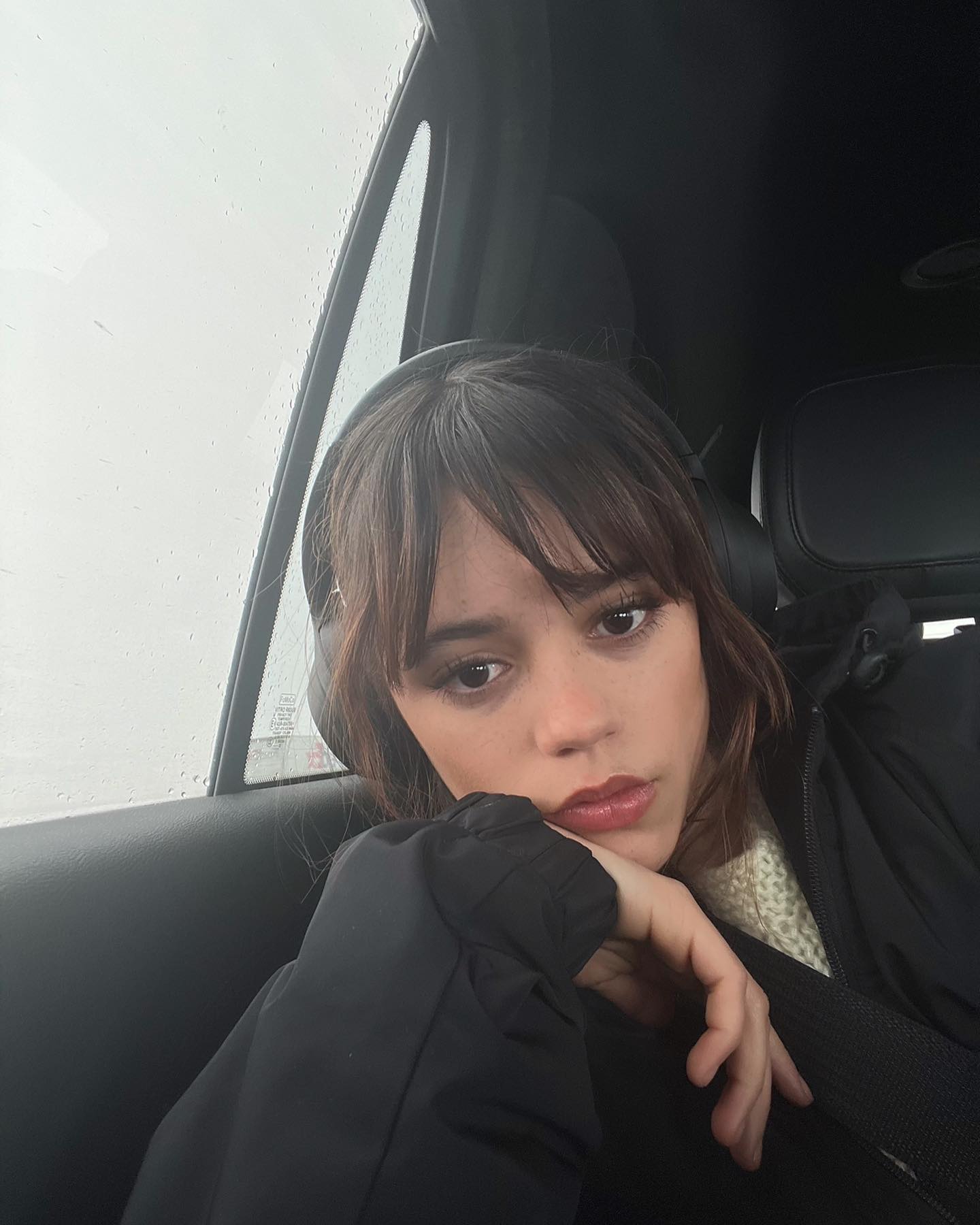  แฟนคลับ Wednesday ช็อค “Jenna Ortega” สูบบุหรี่ [มีคลิป] 