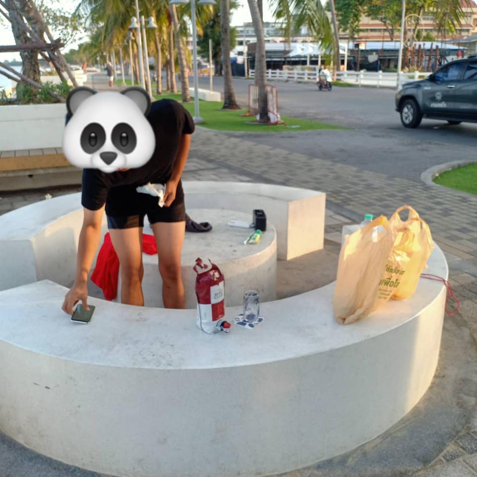 สุดเอือม!ปชช.ตั้งวงดื่มสุรานอนสลบเกลื่อนหาดบางแสนไม่แคร์โควิด สุดเอือม!ปชช.ตั้งวงดื่มสุรานอนสลบเกลื่อนหาดบางแสนไม่แคร์โควิด