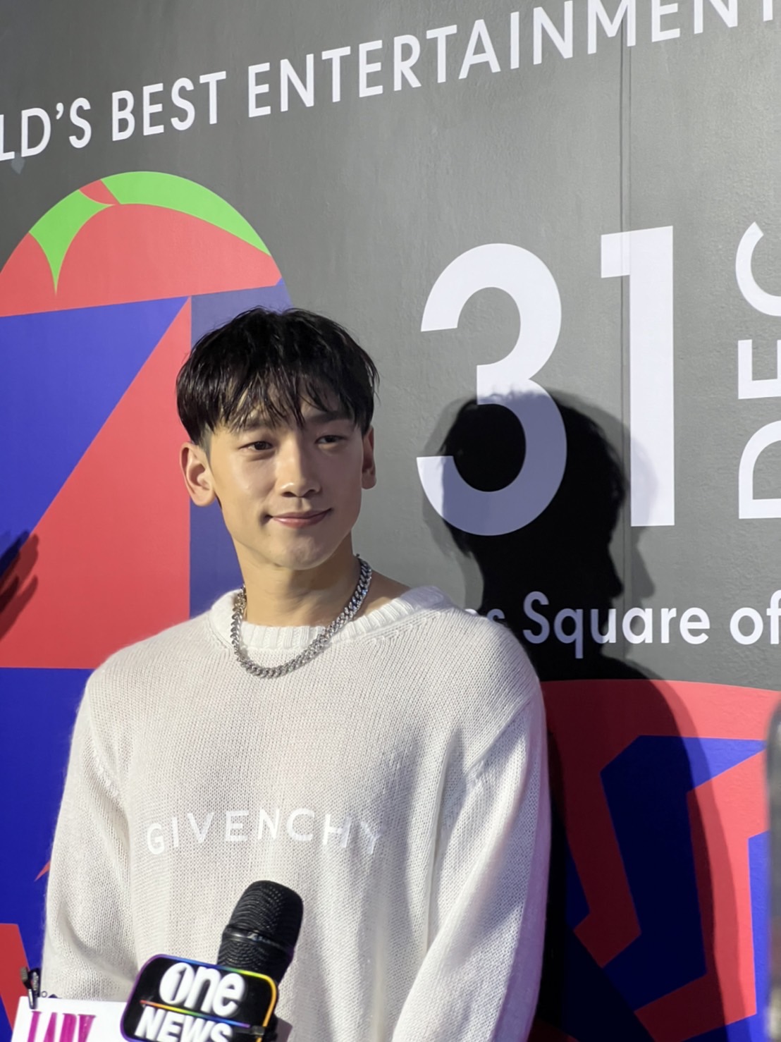 เรน ปลื้มได้เคานต์ดาวน์ที่เมืองไทย แย้มปีหน้ามีซีรีส์ 2 เรื่อง 