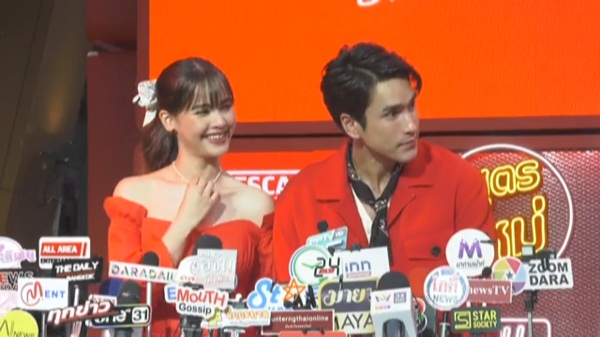 “ณเดชน์ - ญาญ่า” ควงคู่หวานย้ำปีหน้ายังไม่แต่งงาน  (มีคลิป)