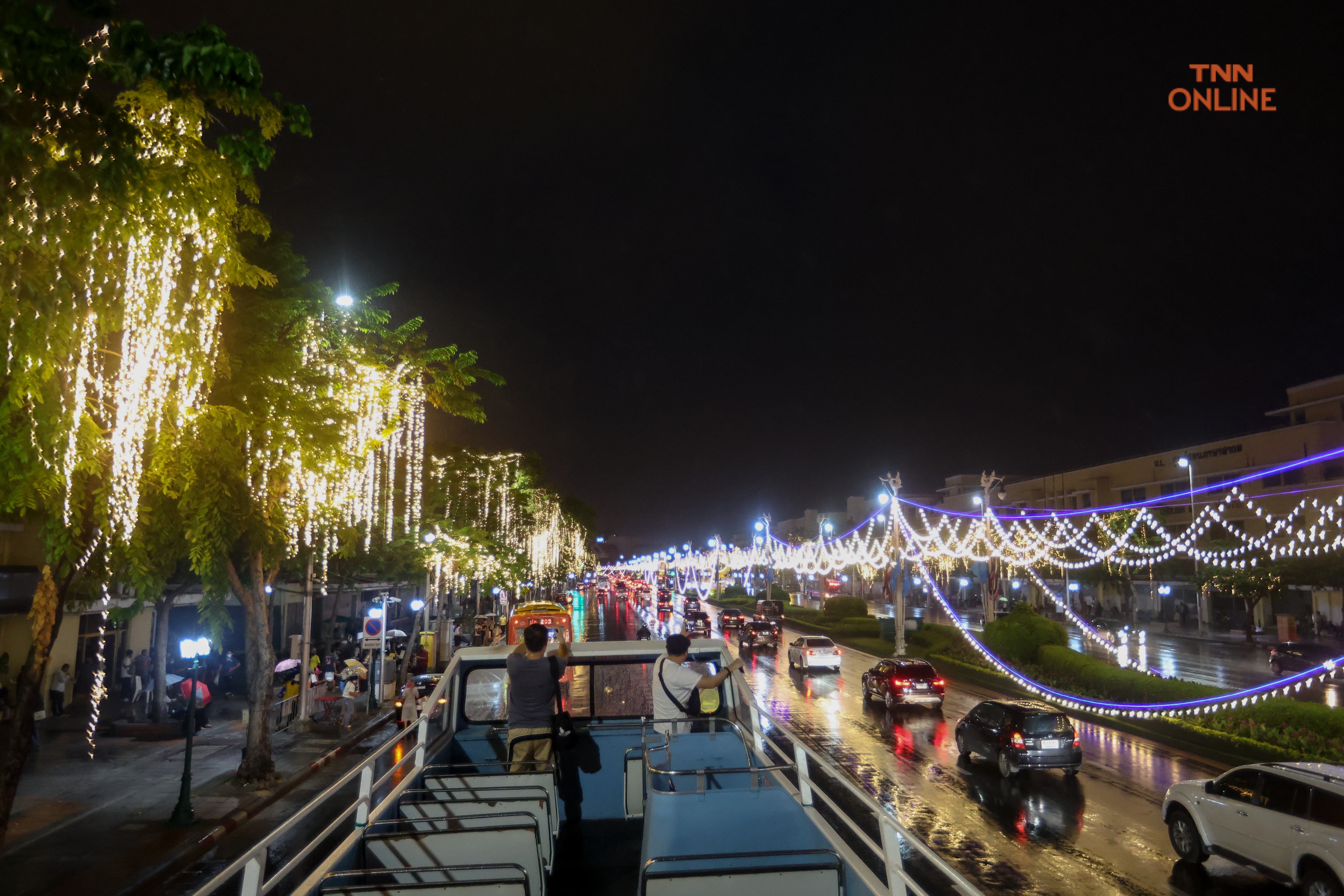 นั่งรถโบราณชมวิวกรุงเก่าแวะชมนิทรรศการเฉลิมพระเกียรติพระพันปีหลวง นั่งรถโบราณชมวิวกรุงเก่าแวะชมนิทรรศการเฉลิมพระเกียรติพระพันปีหลวง