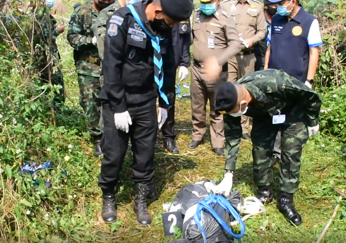 ทหารปะทะแก๊งค้ายา ยึดของกลาง 1.6 ล้านเม็ด ทหารปะทะแก๊งค้ายา ยึดของกลาง 1.6 ล้านเม็ด