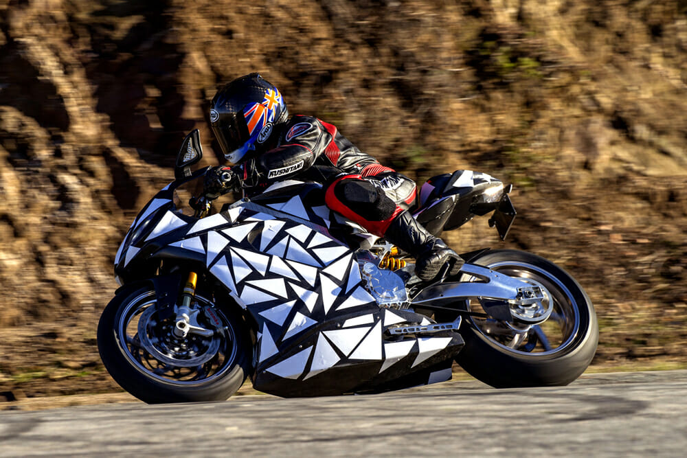 Lightning จ่ออัปเกรดซูเปอร์ไบค์ไฟฟ้าเป็นแบตเตอรี่ใหม่แบบพลิกวงการ ชาร์จไววิ่งไกล 270 กม. Lightning จ่ออัปเกรดซูเปอร์ไบค์ไฟฟ้าเป็นแบตเตอรี่ใหม่แบบพลิกวงการ ชาร์จไววิ่งไกล 270 กม.