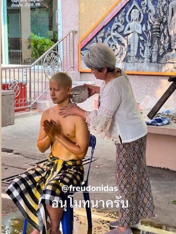 “ฟรอยด์ ณัฏฐพงษ์” เข้าพิธีอุปสมบท (มีคลิป) “ฟรอยด์ ณัฏฐพงษ์” เข้าพิธีอุปสมบท (มีคลิป)