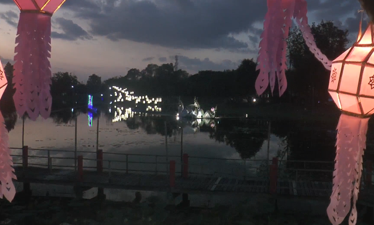 ลอยกระทง 2565 เปิดภาพประเพณี “ยี่เป็งเชียงใหม่” งดงามแบบฉบับล้านนา ลอยกระทง 2565 เปิดภาพประเพณี “ยี่เป็งเชียงใหม่” งดงามแบบฉบับล้านนา