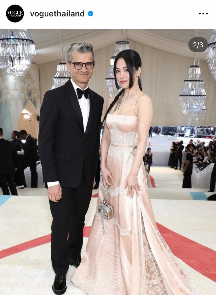 'พี่แจ็ค - เจนนี่ - ซงฮเยคโย'!! ตัวมัมตัวแด๊ดฝั่งเอเชียบุกงาน Met Gala ที่นิวยอร์ก