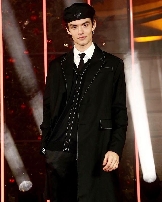 ฮอตไม่ไหว!! 'หลุยส์ พาร์ทริดจ์' พระเอก Enola Holmes ลัดฟ้าเที่ยวทะเลไทย ฮอตไม่ไหว!! 'หลุยส์ พาร์ทริดจ์' พระเอก Enola Holmes ลัดฟ้าเที่ยวทะเลไทย