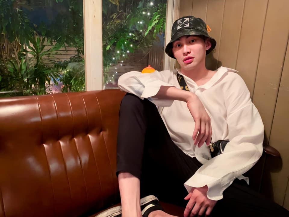 ครบ 3 เดือนคุมประพฤติ ดีเจมะตูม เข้ารายงานตัว หลังถูกแจ้งข้อหาละเมิด พ.ร.ก. ฉุกเฉิน ครบ 3 เดือนคุมประพฤติ ดีเจมะตูม เข้ารายงานตัว หลังถูกแจ้งข้อหาละเมิด พ.ร.ก. ฉุกเฉิน