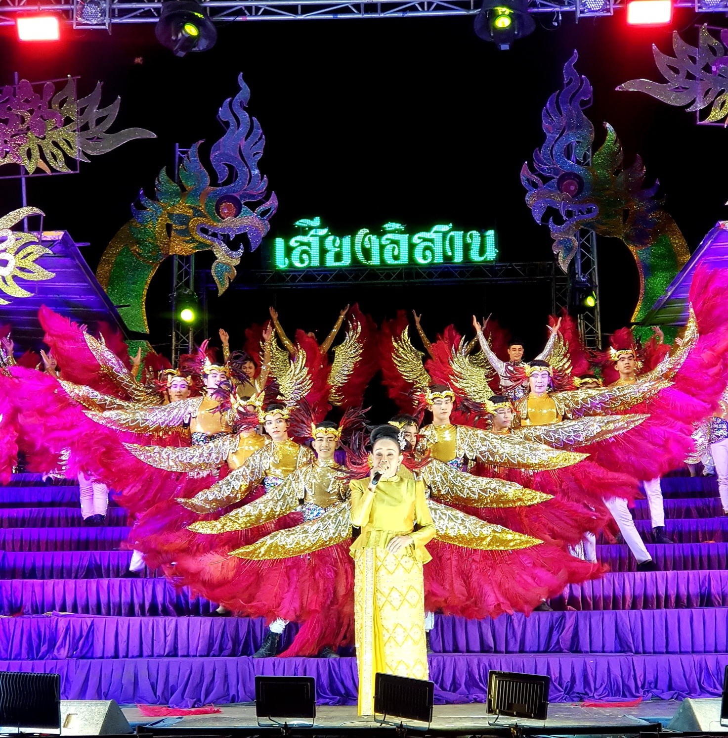 ปรับโฉมเสียงอิสาน แม่นกน้อย ทุ่ม 10 กว่าล้าน!! กู้ศักดิ์ศรีชาวคณะ