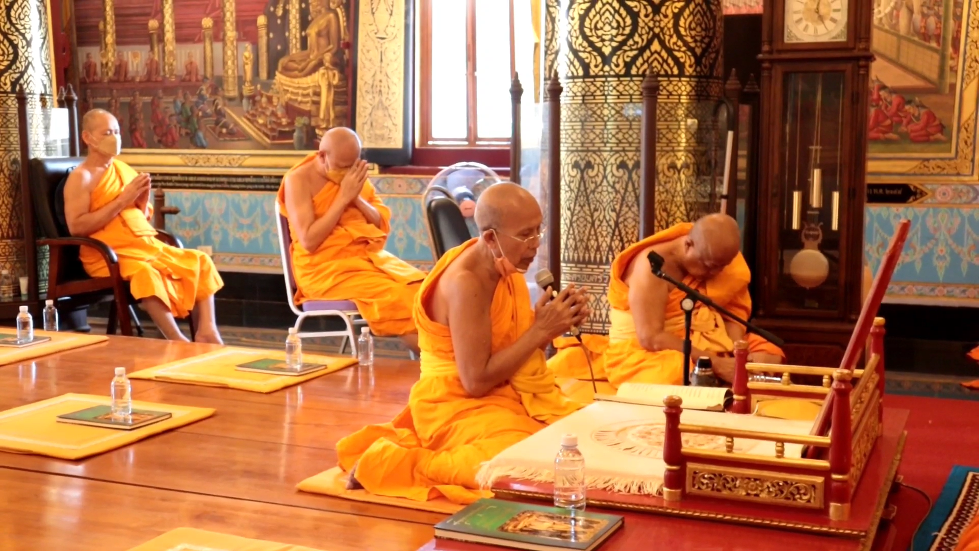 พระสงฆ์พิษณุโลก นำพุทธศาสนิกชน สวดมนต์ถวายพระพรชัยมงคล แด่ เจ้าฟ้าพัชรกิติยาภาฯ  