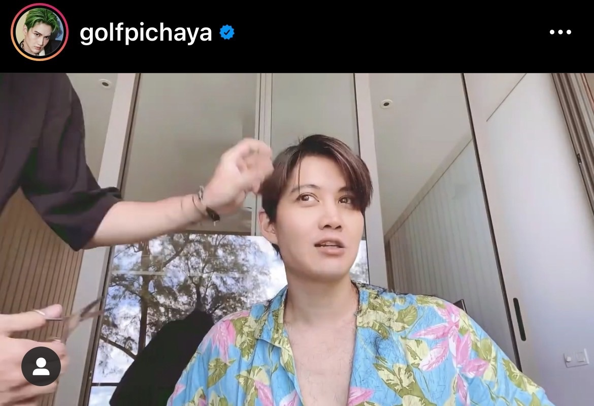 ฝีมือไม่ธรรมดา! ไมค์ โชว์สกิลตัดผม กอล์ฟ หล่อลุคเกาหลีมากๆๆ ฝีมือไม่ธรรมดา! ไมค์ โชว์สกิลตัดผม กอล์ฟ หล่อลุคเกาหลีมากๆๆ