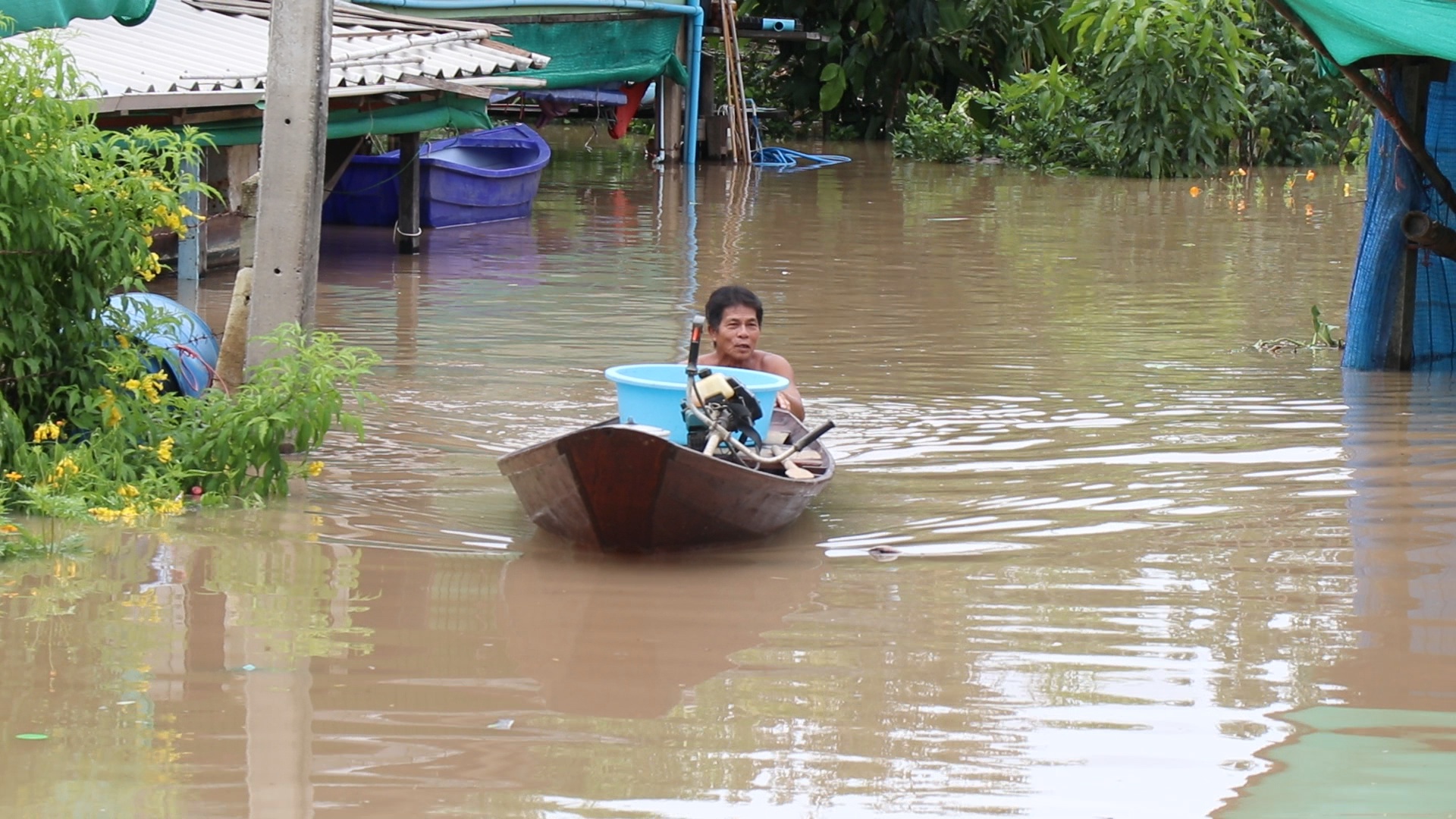 สถานการณ์น้ำท่วมล่าสุด อยุธยา 6 อำเภอจมบาดาล  บางชะนี-บางบาล หนักสุด