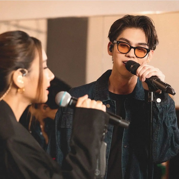 “โบกี้ไลอ้อน” ตื่นเต้นทำเพลงร่วมกับ “ไบร์ท วชิรวิชญ์” ครั้งแรก (มีคลิป)