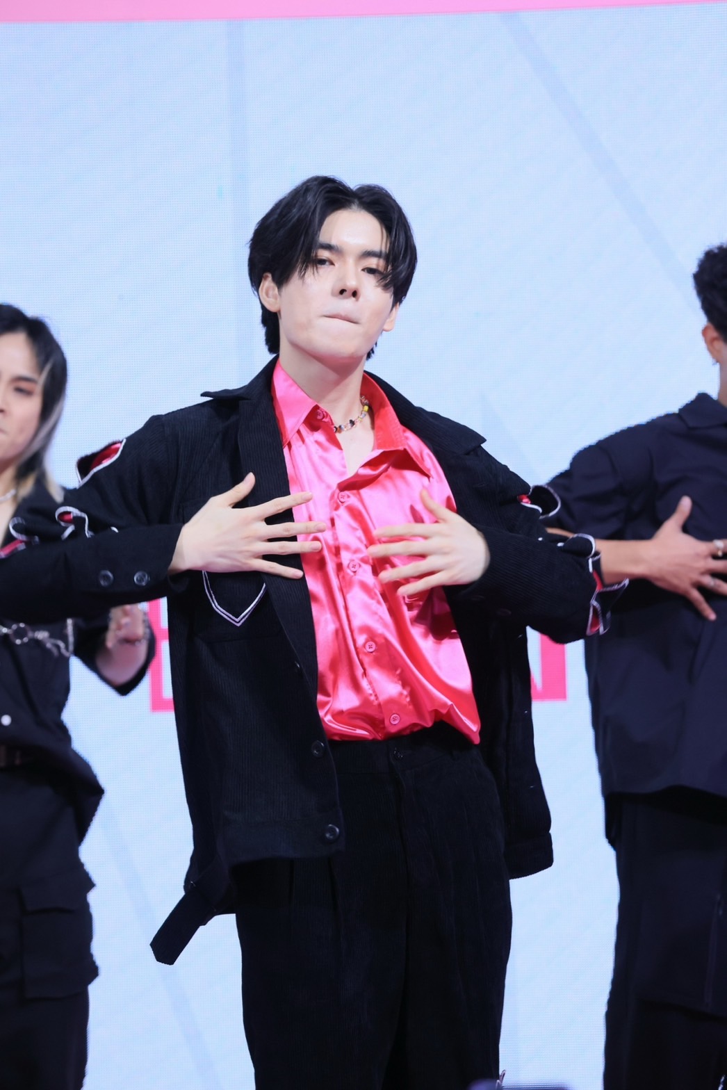 ยอร์ช ยงศิลป์ เสิร์ฟความหล่อ ออกอีเว้นท์แรกหลังกลับจากเกาหลี แฟนๆให้กำลังใจแน่น 