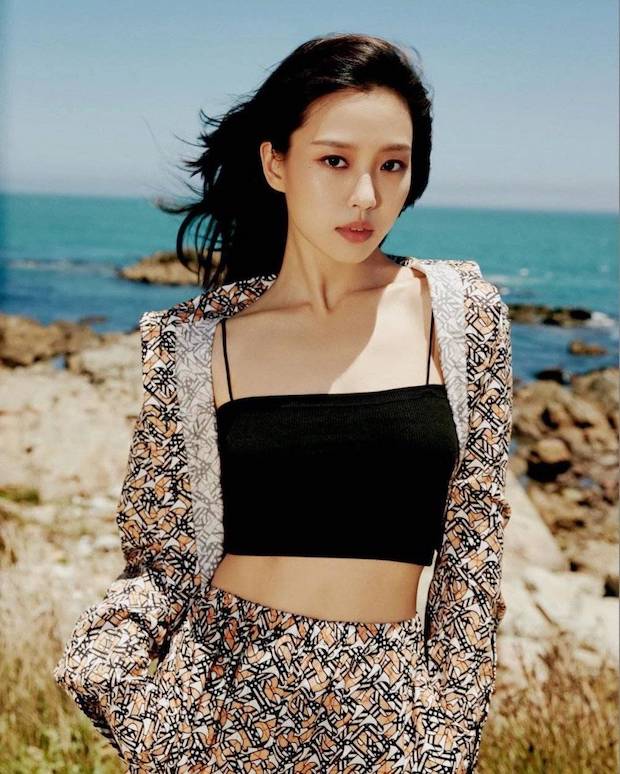 ‘มินนี่ (G)I-DLE’ ฮอตได้โล่!! ประชันดาราไอดอลกิมจิ ร่วมอีเวนต์แบรนด์หรู