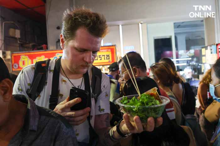 นทท.แน่นถนนเยาวราช กินสตรีทฟู้ด ตอกย้ำย่านท่องเที่ยวยอดฮิต นทท.แน่นถนนเยาวราช กินสตรีทฟู้ด ตอกย้ำย่านท่องเที่ยวยอดฮิต