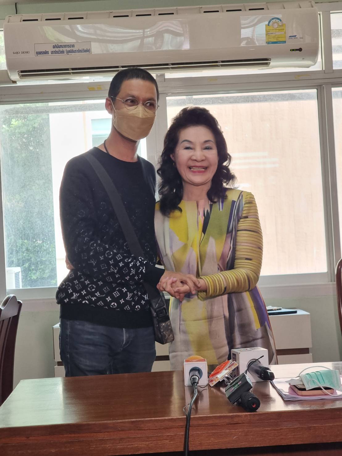 เคลียร์จบแล้ว หนึ่ง จักรวาล มอบเงิน 2 แสน ให คุณพรพิมล ค่าละเมิดลิขสิทธิ์