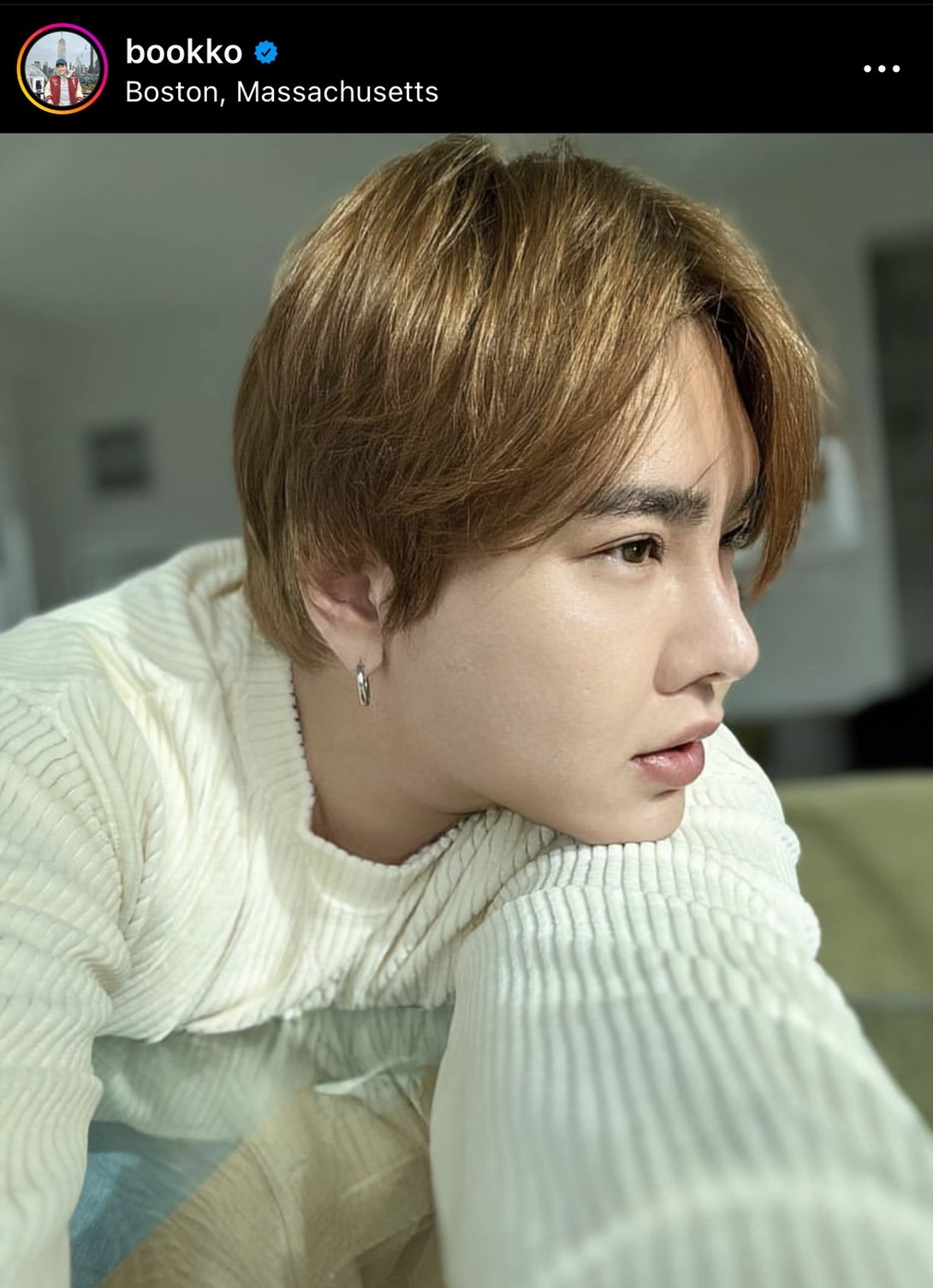 สุดปัง! ดีเจบุ๊คโก๊ะ ทุ่มเงินสดถอยรถป้ายแดงเป็นของขวัญวันเกิดให้กับตัวเอง สุดปัง! ดีเจบุ๊คโก๊ะ ทุ่มเงินสดถอยรถป้ายแดงเป็นของขวัญวันเกิดให้กับตัวเอง