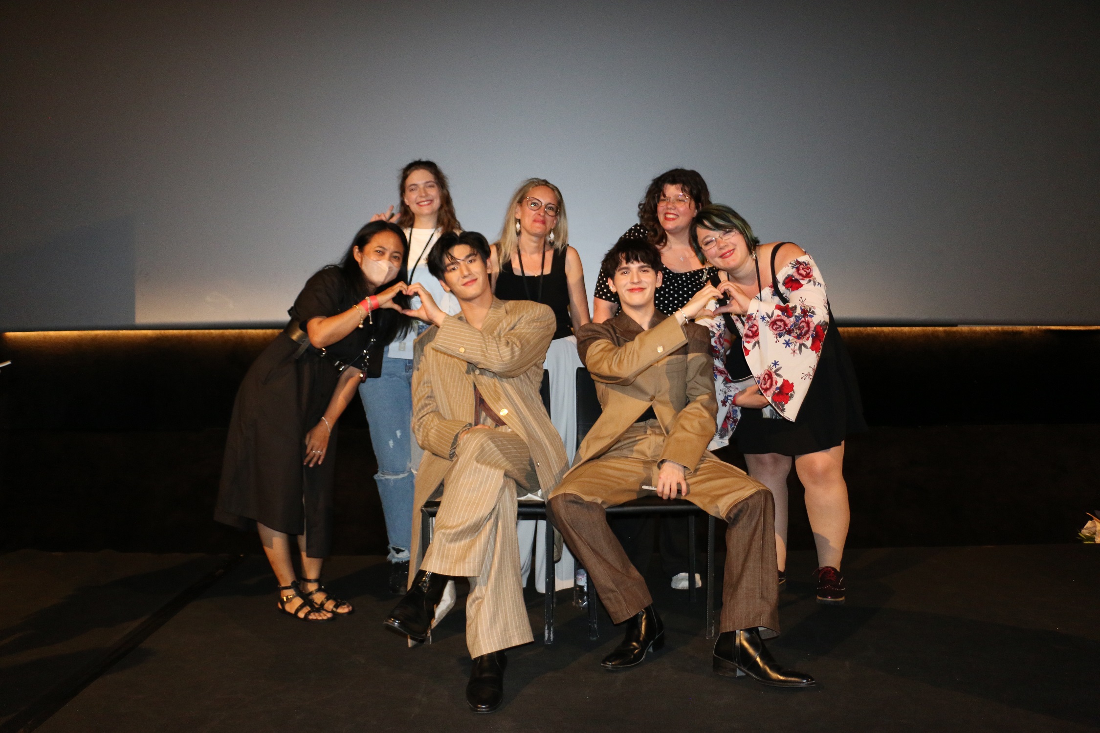 'มอส-แบงค์' เสิร์ฟฟิน!! ลัดฟ้าจัดแฟนมีตคู่ครั้งแรกที่ปารีส แฟนอินเตอร์เพียบ 'มอส-แบงค์' เสิร์ฟฟิน!! ลัดฟ้าจัดแฟนมีตคู่ครั้งแรกที่ปารีส แฟนอินเตอร์เพียบ