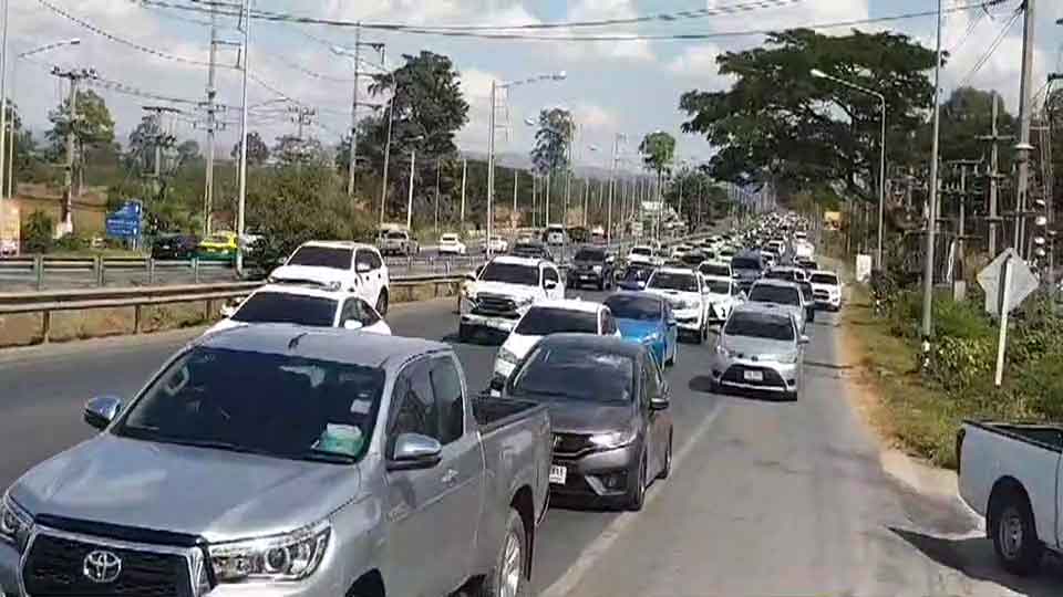 ถนนมิตรภาพ ช่วง อ.มวกเหล็ก รถแน่น คาดเย็นนี้ติดหนึบ