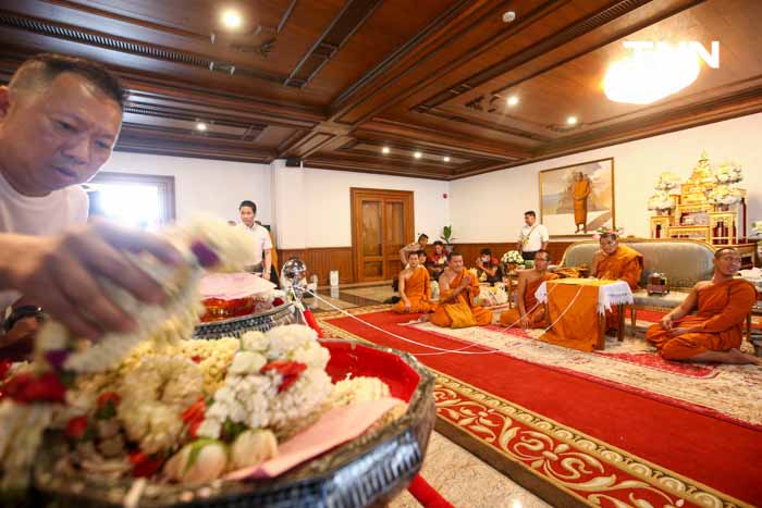 เข้ากราบ “หลวงปู่ ศิลา” พุทธศาสนิกชนแน่นวัดบวรฯตั้งแต่เช้า เข้ากราบ “หลวงปู่ ศิลา” พุทธศาสนิกชนแน่นวัดบวรฯตั้งแต่เช้า