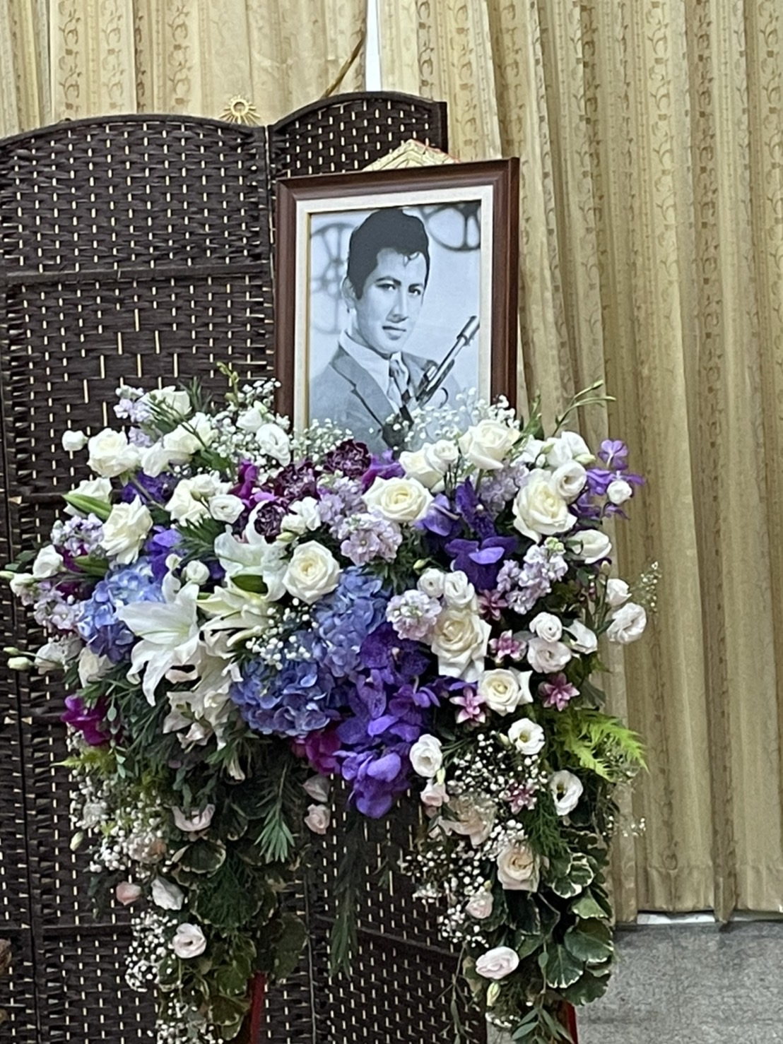 “ตุ๊ กาญจนา” ภรรยา แอ๊ด สมบัติ เผยคำพูดสุดท้ายก่อนจากไป “ตุ๊ กาญจนา” ภรรยา แอ๊ด สมบัติ เผยคำพูดสุดท้ายก่อนจากไป