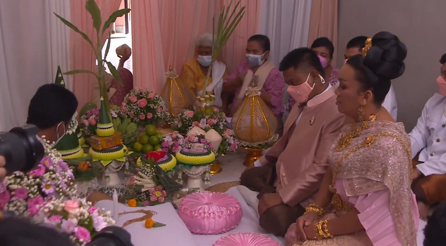 ชื่นมื่น! “พระมหาเทวีเจ้า” สละโสด ชาวเมืองทิพย์แห่แสดงความยินดี