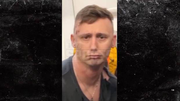 ไม่ถูกตั้งข้อหา!! หลัง ‘ไมค์ ไทสัน’ ชกเกรียนหนุ่มก่อกวนบนเครื่องบิน (มีคลิป) ไม่ถูกตั้งข้อหา!! หลัง ‘ไมค์ ไทสัน’ ชกเกรียนหนุ่มก่อกวนบนเครื่องบิน (มีคลิป)