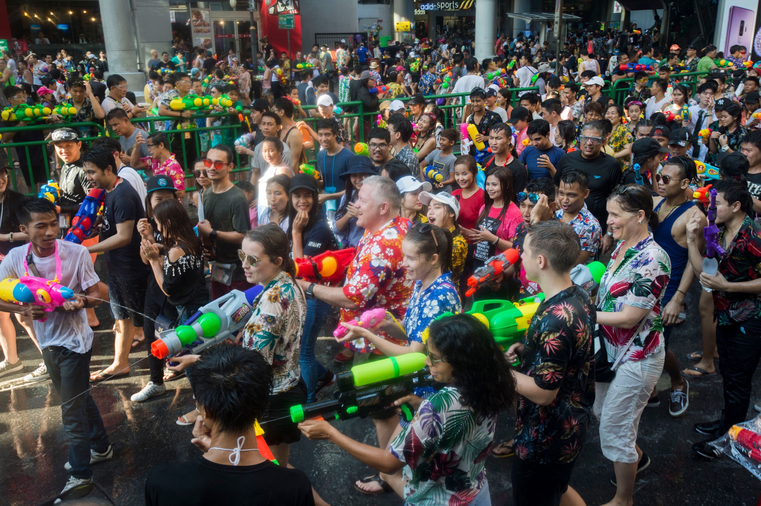 ประวัติ วันสงกรานต์ มีที่มาที่ไปอย่างไรมาดูกัน! ประวัติ วันสงกรานต์ มีที่มาที่ไปอย่างไรมาดูกัน!