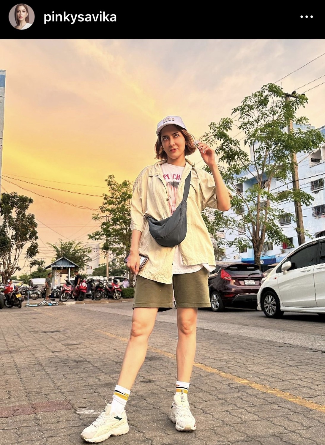 แชร์คลิป พิ้งกี้ - ตุ้ย ทานข้าว ร้องเพลง แถมช็อตส่งตาหวานให้กัน 