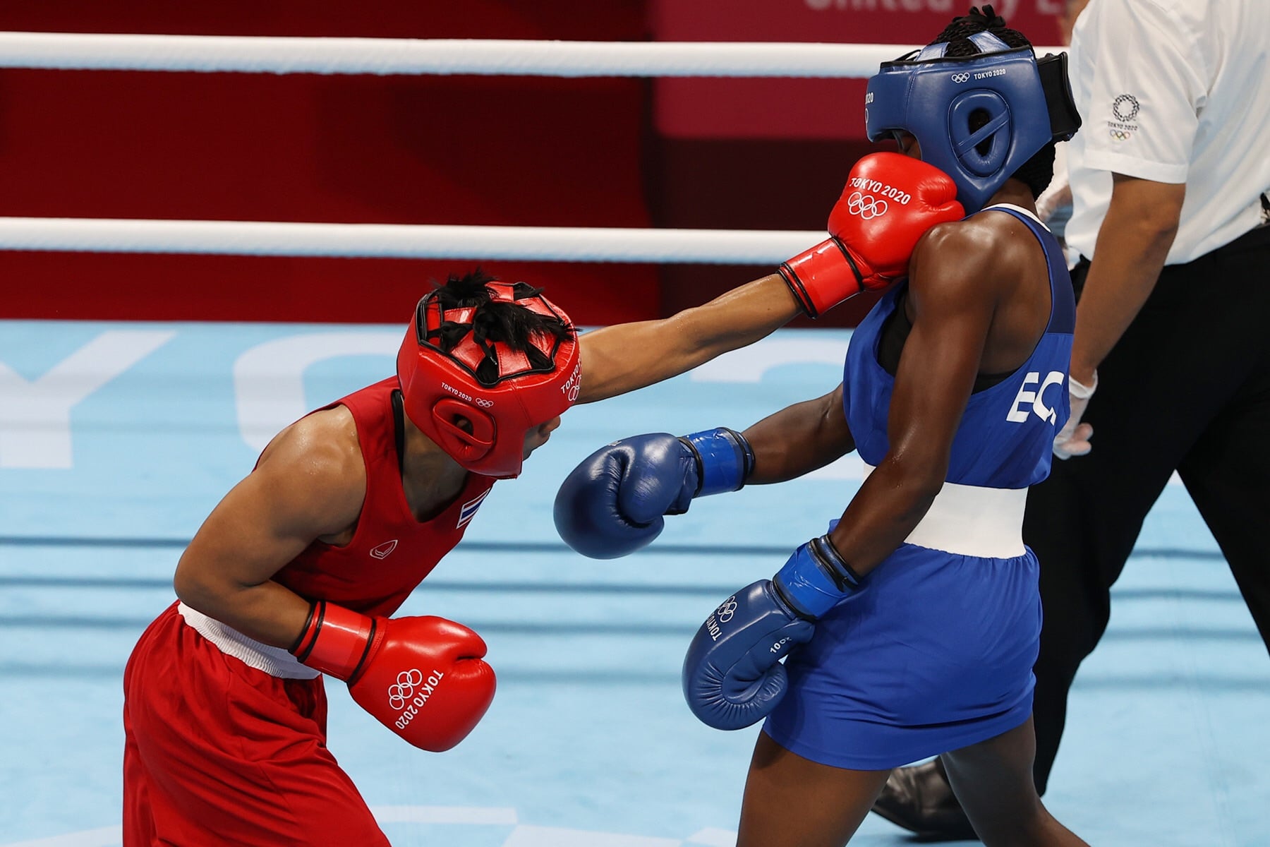 'สุพาพร' สอนเชิงนักชกเอกวาดอร์ยับเยิน ทะลุ 16 คนท้ายมวยหญิงโอลิมปิก 'สุพาพร' สอนเชิงนักชกเอกวาดอร์ยับเยิน ทะลุ 16 คนท้ายมวยหญิงโอลิมปิก