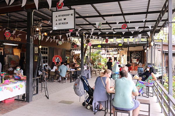 15 ที่เที่ยวประจวบคีรีขันธ์ 2565 เที่ยวครบทุกรสชาติ เดินชิวรับลมทะเล 