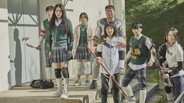  “นิวเคลียร์ หรรษา” & “ตู่ ปิยวดี” อินจนต้องด่า “อียูมี” ซีรีส์ “มัธยมซอมบี้”  (มีคลิป) 